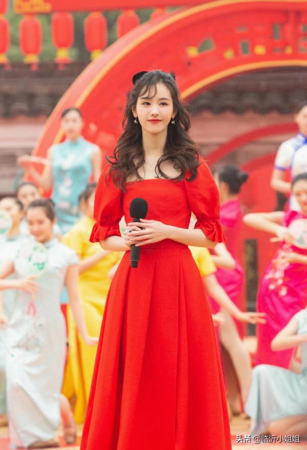 陳都靈，女神級的清純美少女，顏值清麗脫俗，柔美氣息爆棚