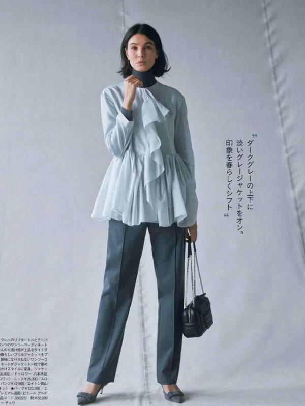 四五十歲的女人開春這樣穿，學會黑白灰的&OpenCurlyDoubleQuote;高階配色&rdquo;，洋氣優雅