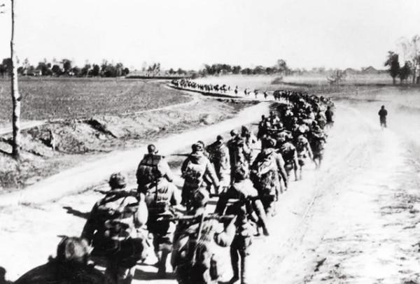 敵人為何選擇葉項下手,而放過陳粟,蔣氏:陳粟如魚,稍縱即逝 敵人為何選擇葉項下手,而放過陳粟,蔣氏:陳粟如魚,稍縱即逝