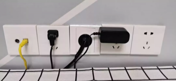 你家電視這麼裝，真是夠醜的