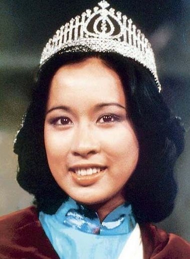 朱玲玲：一婚嫁豪門霍家，50歲二婚再嫁富豪，3個兒子是她的底氣