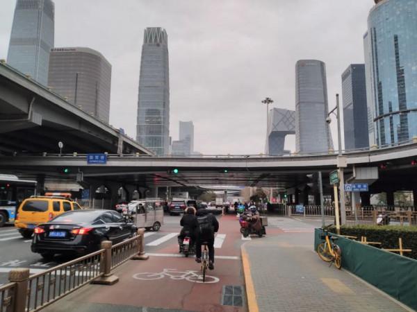 快2022年了，你怎麼還在用黑白屏手機？