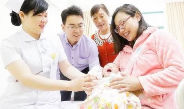 為啥老人認為冬天生孩子比夏天好？並非全是迷信，冬天生娃有優勢