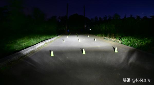 試駕雅馬哈YAMAHA Tricity300!超前部署安全性的三足巨獸 試駕雅馬哈YAMAHA Tricity300!超前部署安全性的三足巨獸