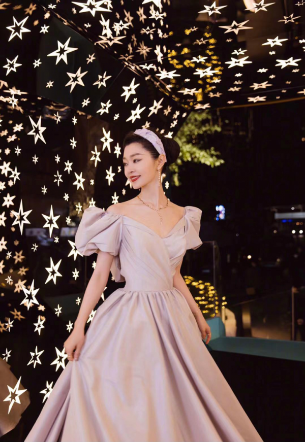 宋軼“在逃公主”造型太讚了，復古優雅中不失小女生的甜美氣質