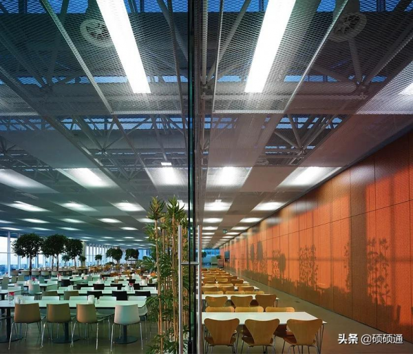 外立面 | 金屬拉伸網：型別、造價、特徵、施工工藝及​應用場景