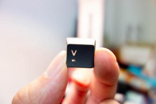 買了把鍵盤，我把它的鍵帽、軸體全拆了