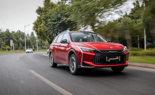 奕炫GS試駕：矩陣式LED大燈、電動皮座椅主動剎車，舒適實用