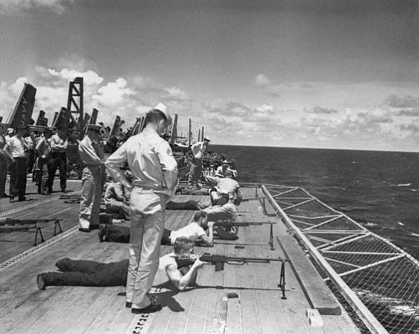 1955年，美三艘航母進入臺海，毛主席說：讓蔣軍撤退，莫貪小利