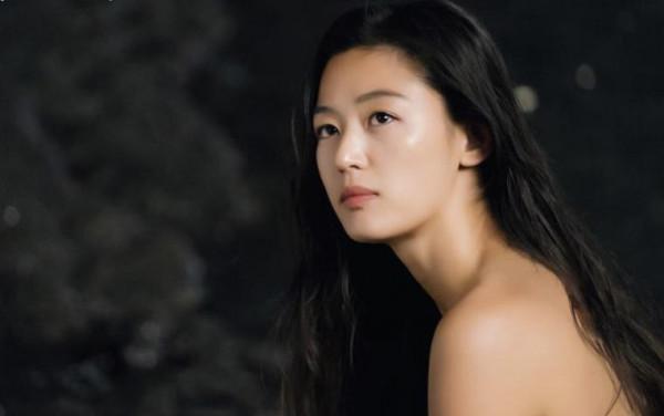 同樣是演美人魚，鍾麗緹董璇驚豔，楊冪辣眼，甘婷婷像&OpenCurlyDoubleQuote;水鬼&rdquo;