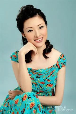 央視主持人周濤珍藏版美照