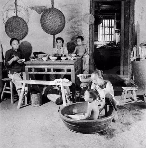 寇金成:三歲時被狼咬掉半張臉,靠吸米糊存活,娶妻後如何生活? 寇金成:三歲時被狼咬掉半張臉,靠吸米糊存活,娶妻後如何生活?