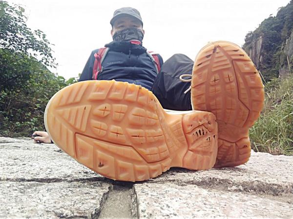 要盡興野玩也要炫酷百搭：LOWA ZEPHYR GTX登山鞋