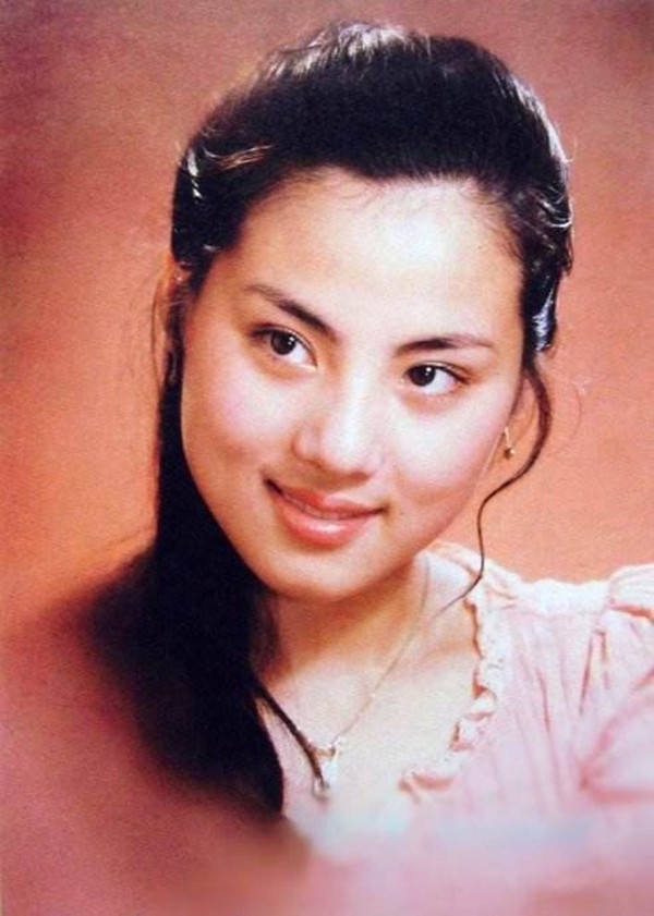 樂韻去世26年,退出《紅樓夢》成就鄧婕,騙她的羅烈下場怎麼樣? 樂韻去世26年,退出《紅樓夢》成就鄧婕,騙她的羅烈下場怎麼樣?