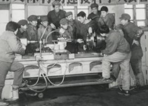 毛主席靈車製造過程：老廠長測量遺體時手腳不聽使喚