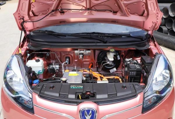 2.98萬系列之長安奔奔E-star，燃油車底子比新造純電有這幾個優勢