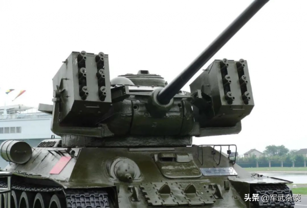 幸好中國拿到T-54A，不然&OpenCurlyDoubleQuote;魔改T-34&rdquo;，就取代59D成&OpenCurlyDoubleQuote;拜年神器&rdquo;