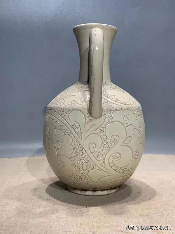 磁州窯白釉珍珠底刻花執壺鑑賞