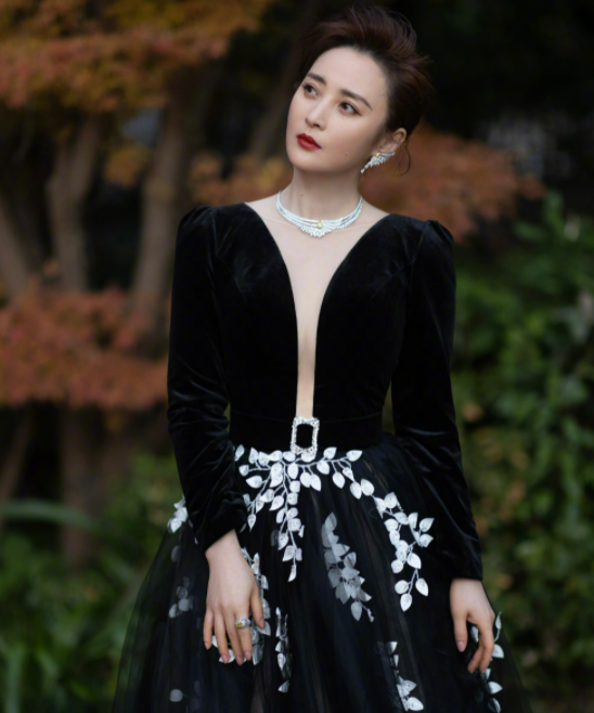 46歲蔣勤勤，新劇“當家主母”演20歲姑娘，顏值抗打，毫無違和感