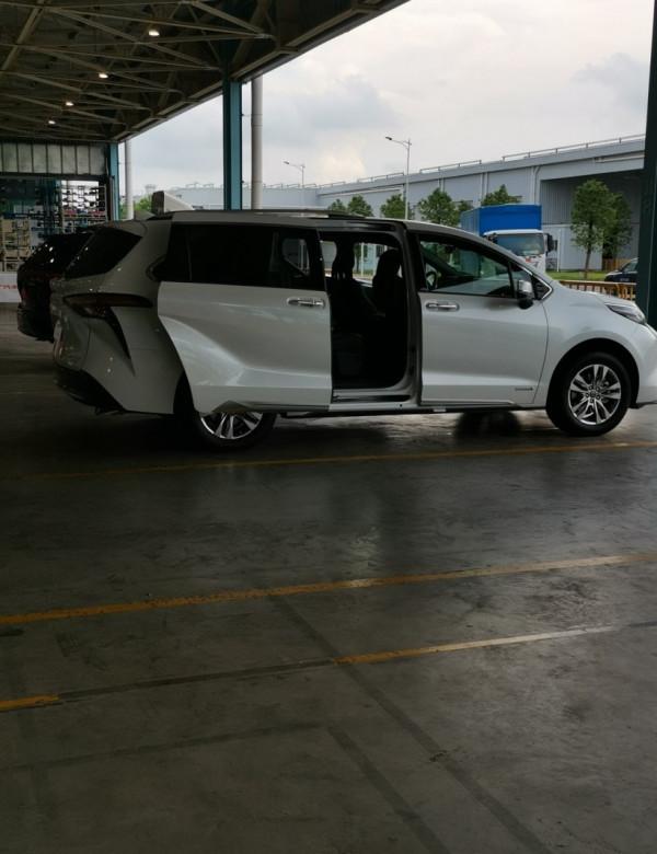 終於來了!廣汽豐田塞那現身,配混動有四驅,競爭GL8勝算幾何? 終於來了!廣汽豐田塞那現身,配混動有四驅,競爭GL8勝算幾何?