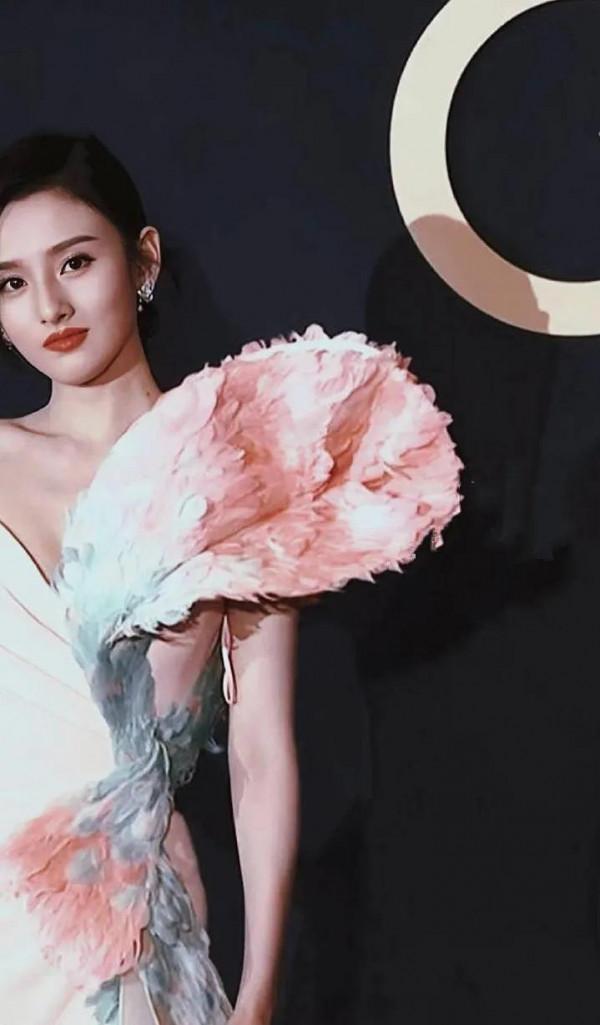 哪位女明星的造型能讓你眼前一亮