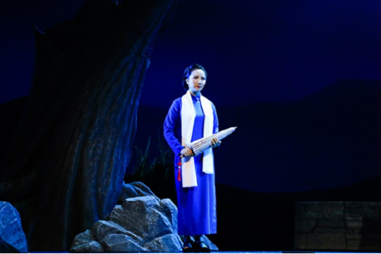 女烈士章輔，犧牲前被敵人撕開上衣後，在她左胸上發現一顆紅五星