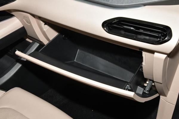 12.98萬起售,純電續航可達400km,幾何C到底值不值得買? 12.98萬起售,純電續航可達400km,幾何C到底值不值得買?