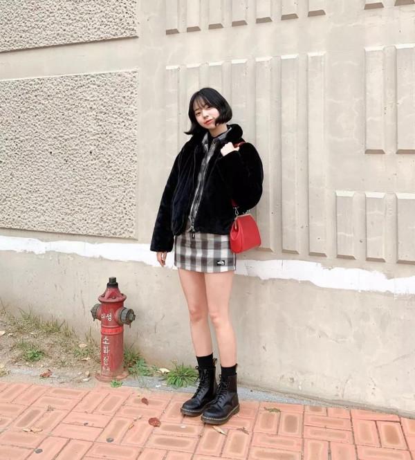 馬丁靴+裙子，長筒靴+裙子，好看+洋氣