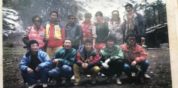30年前,17人攀登梅里雪山,當地原住民阻攔未果,登山隊全部遇難 30年前,17人攀登梅里雪山,當地原住民阻攔未果,登山隊全部遇難