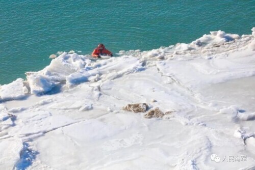 緊急出動！直擊海軍直升機冰海救援一線
