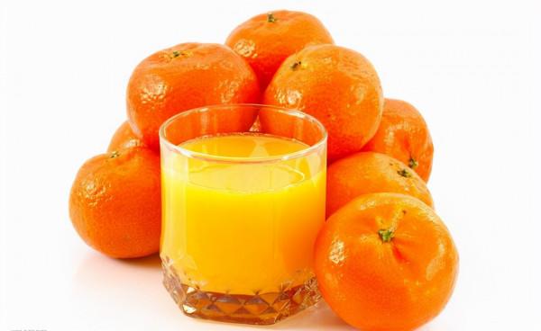 壹健康經驗：橘子汁弄在白衣服上怎麼洗？橘子發黴沾到衣服怎麼洗