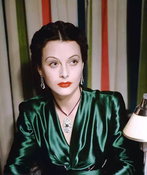 海蒂拉瑪不僅是WIFI之母,還提出展布頻譜技術演變成3G技術 海蒂拉瑪不僅是WIFI之母,還提出展布頻譜技術演變成3G技術