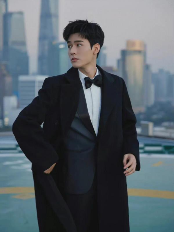 當男明星穿風衣：李現韓商言絕絕子，肖戰任嘉倫驚豔，成毅男友風