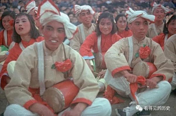 彩色老照片 1949年開國大典 天安門廣場上扭起了大秧歌