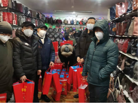 駐烏克蘭使館透過&OpenCurlyDoubleQuote;春節包&rdquo;向旅烏同胞送溫暖送吉祥