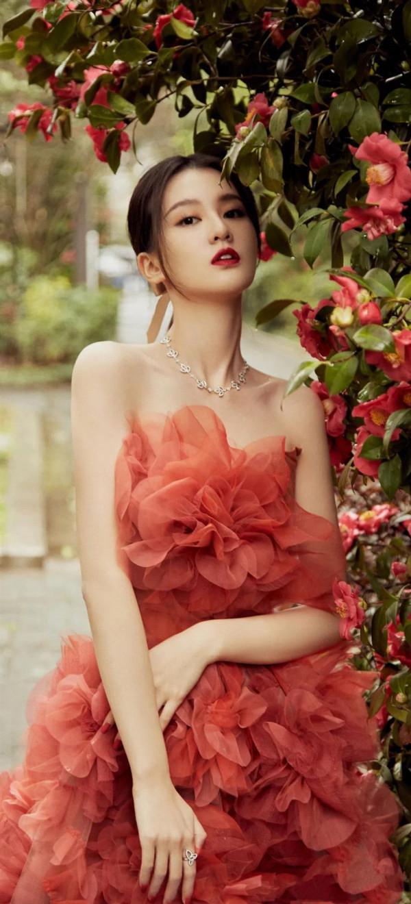 喬欣，膚白貌美的她，妥妥的氣質女神