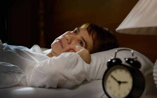 睡眠差、經常失眠的人，醫生建議：常這5類食物或能幫你緩解