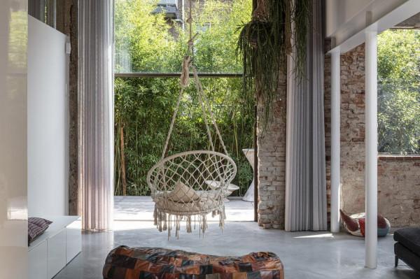 破舊的體育大樓改造成私人住宅:新與舊的碰撞 破舊的體育大樓改造成私人住宅:新與舊的碰撞