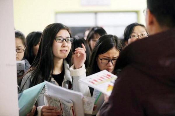 大學生畢業後“三方協議”別亂籤,容易給自己找麻煩,浪費機會 大學生畢業後“三方協議”別亂籤,容易給自己找麻煩,浪費機會