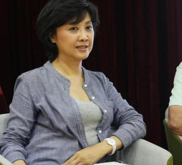 整容老去和自然老去的區別？4對同齡昔日貌美女星，如今差別驚人