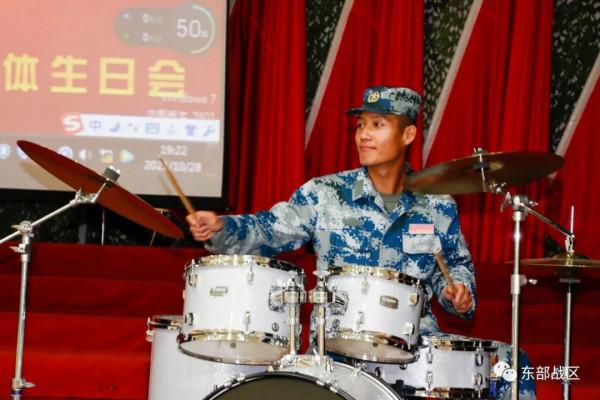 關注|@空軍新兵:你的生日祝福已送到,請注意查收 關注|@空軍新兵:你的生日祝福已送到,請注意查收