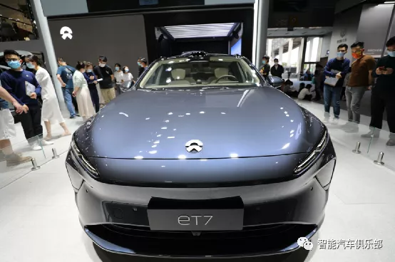 智慧汽車中攝像頭的8大應用