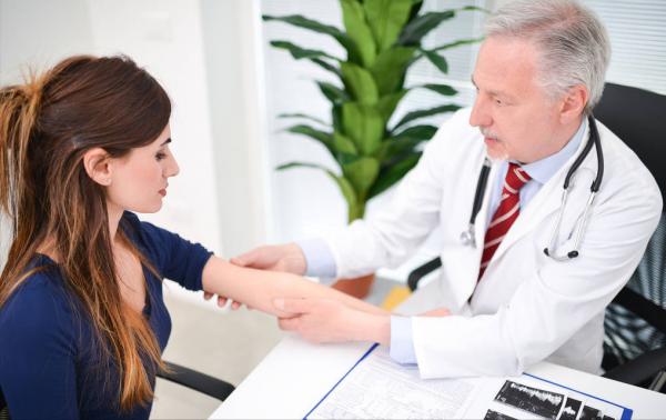 中青年人要注意,一旦出現這三個“訊號”,小心類風溼找上了門 中青年人要注意,一旦出現這三個“訊號”,小心類風溼找上了門