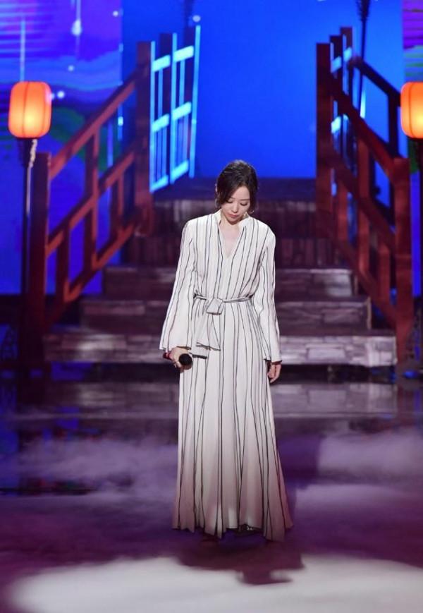 張靚穎高畫質寫真曝光,妝容精緻唯美,身材和顏值實力擔當 張靚穎高畫質寫真曝光,妝容精緻唯美,身材和顏值實力擔當