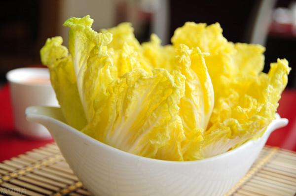 做上湯娃娃菜時，清蒸還是水煮？學會做給家人吃，營養美味