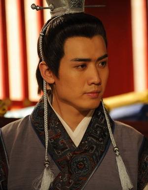 總感覺朱一龍神似一個人，終於找到了，眉眼也太像了