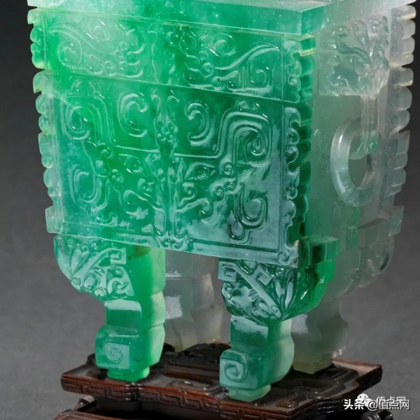 Parry家族珍藏倫敦拍賣100%成交 |「乾隆御製畫琺琅壺」領銜 Parry家族珍藏倫敦拍賣100%成交 |「乾隆御製畫琺琅壺」領銜