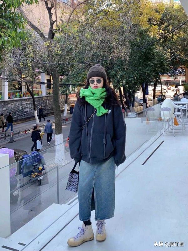 今年火了一種單品叫“復古牛仔裙”，簡約日常又百搭，照穿準沒錯