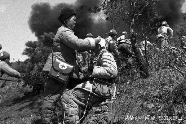 國防部長彭德懷在1954年