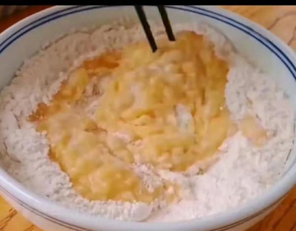 「老少咸宜土豆餅」土豆這樣做不要太好吃